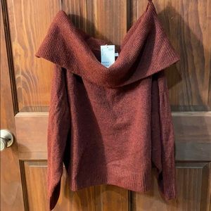 Off shoulders soft sweater